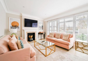 Chelsea Townhouse with Roof Terrace & Parking